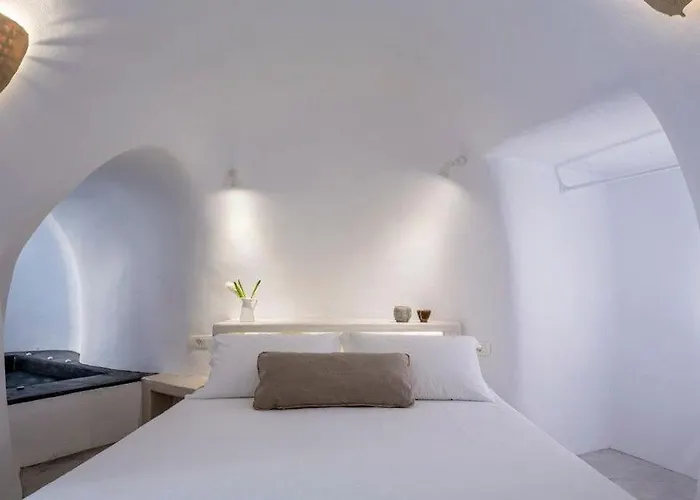 Luxury Santorini Aqua Dream 1 Bedroom Indoor Plunge Pool Villa Tholos (Santorini)